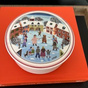 Villeroy and Boch 5” Naïf Candy Dish